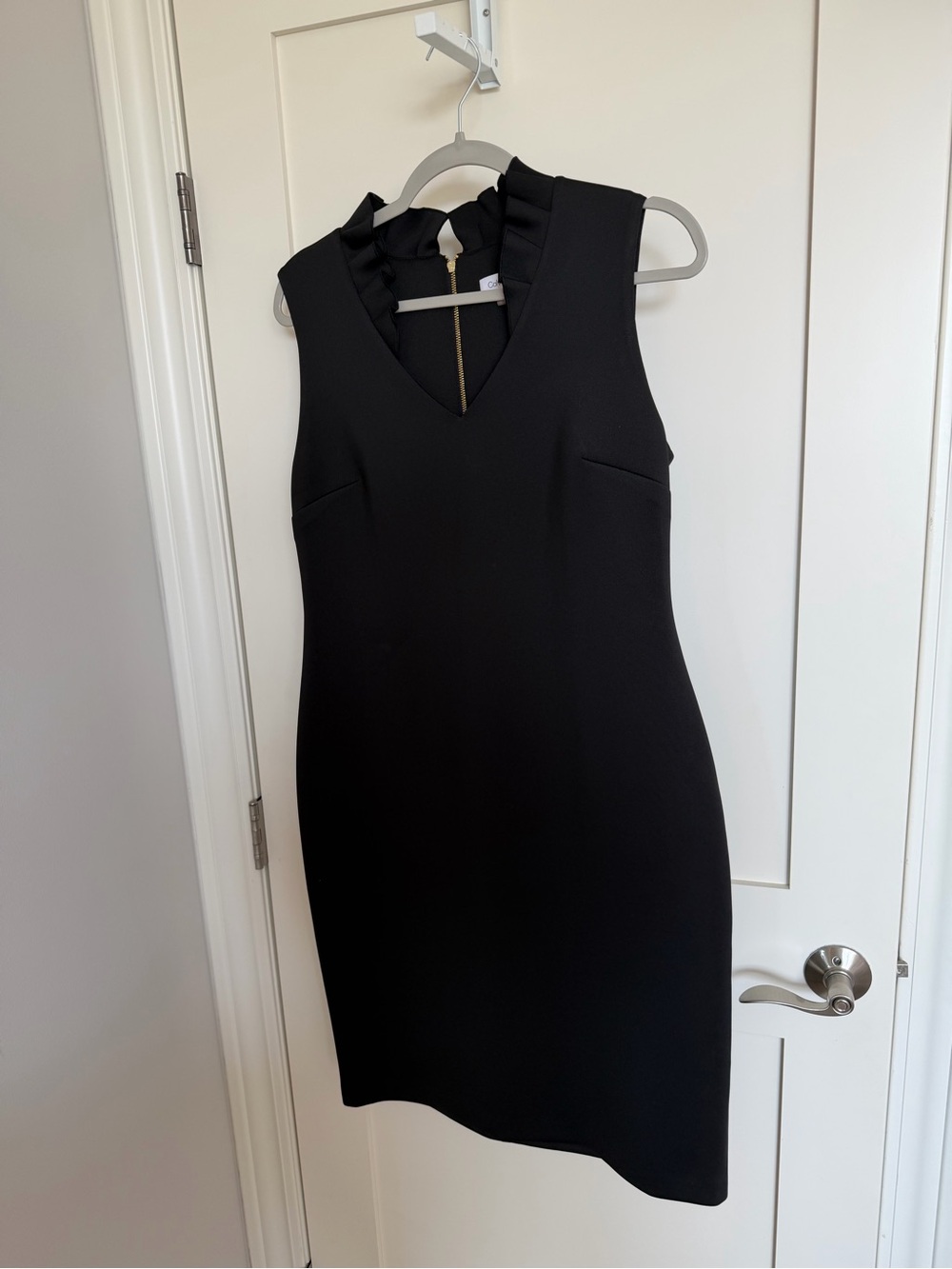Calvin Klein Black Sleeveless V-Neck Ruffle-Collar Sheath Dress
